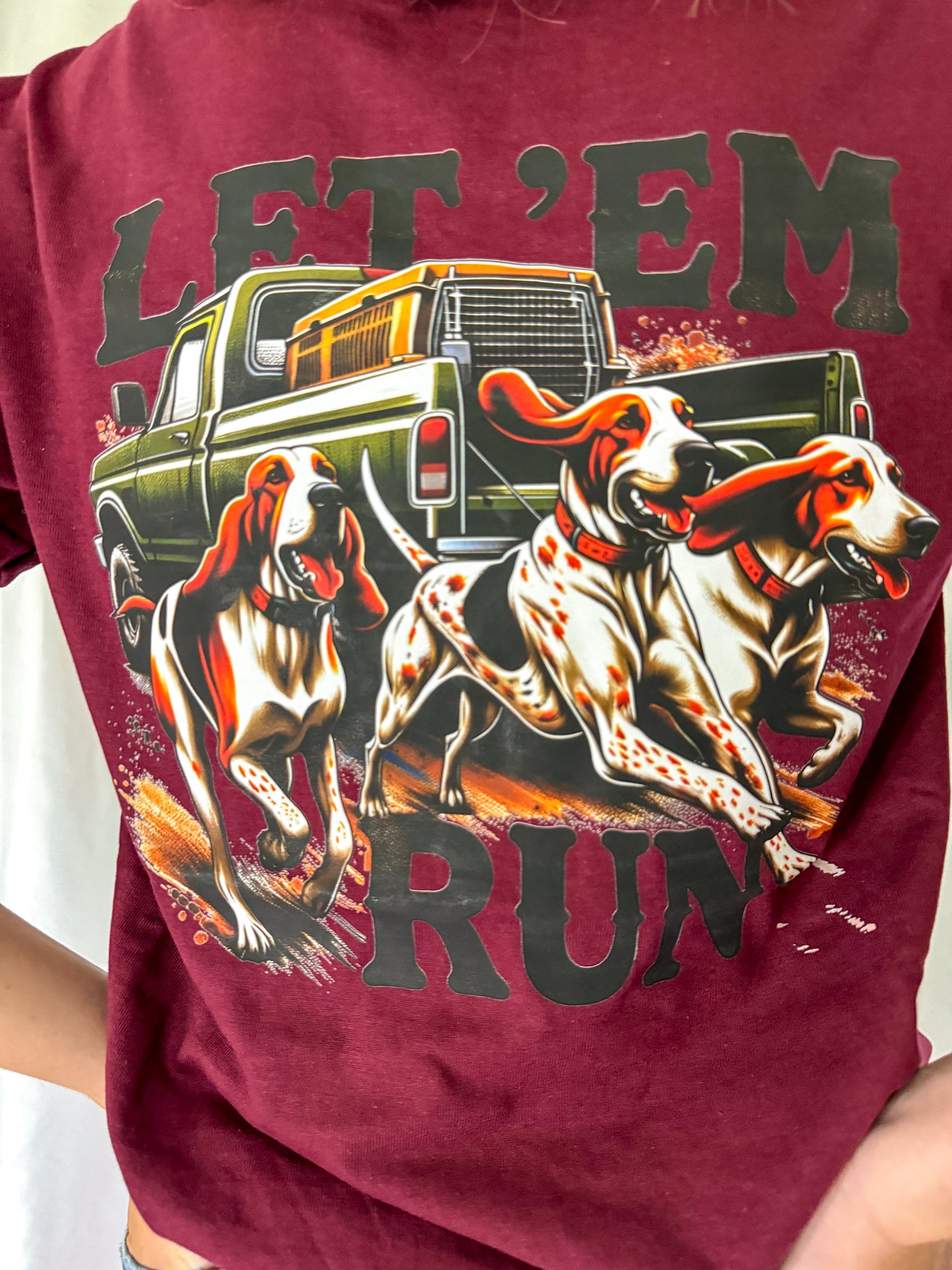 Let Em Run hunting Graphic Tee